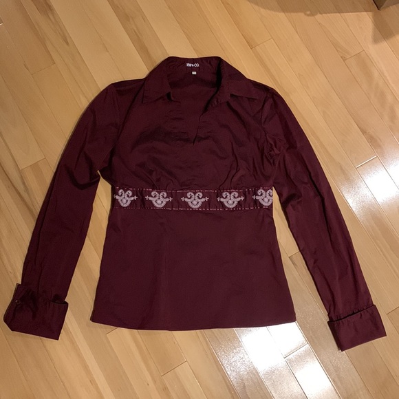 VEUC RW&CO Long Sleeve Shimmery Burgundy Blouse with pattern - size M - Picture 1 of 16